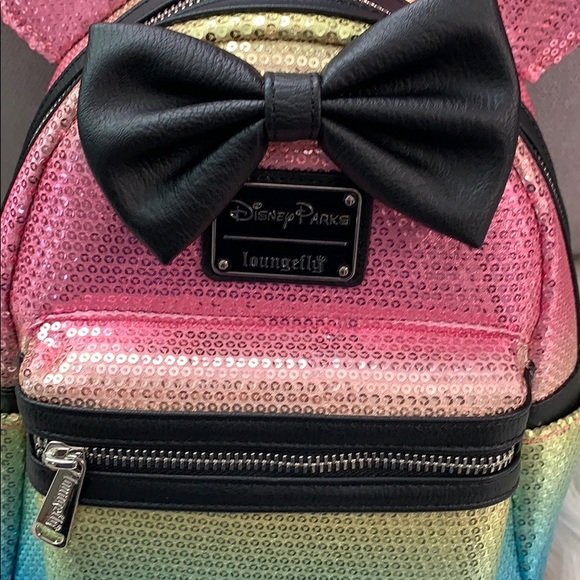 Loungefly Minnie Sequined Backpack Bow Rainbow - Picture 6 of 8